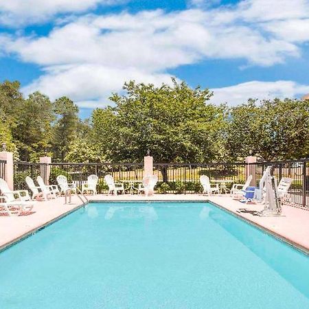 Gray Inn & Suites エクステリア 写真